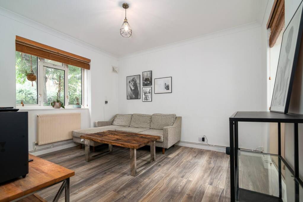 Stylish And Well Equipped Flat In Stockwell Apartment London Exterior photo