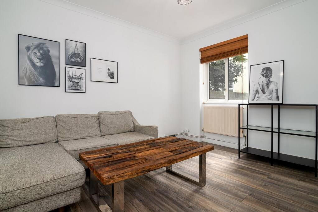 Stylish And Well Equipped Flat In Stockwell Apartment London Exterior photo
